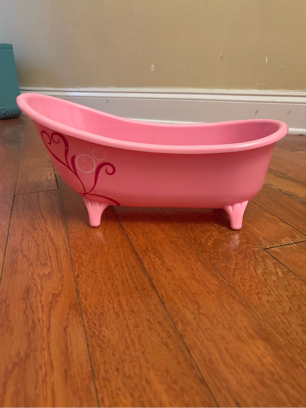 Our Generation 18 inch Doll Pink Bathtub + Accessories - Picture 4 of 9